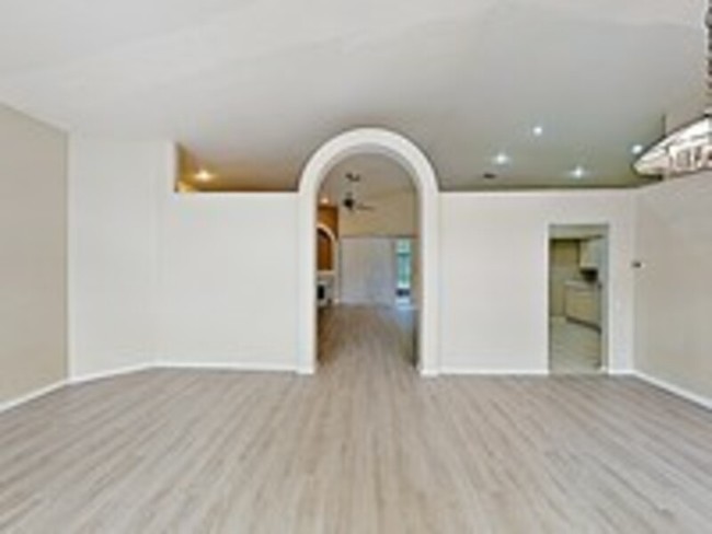 Building Photo - 585 Serenity Pl