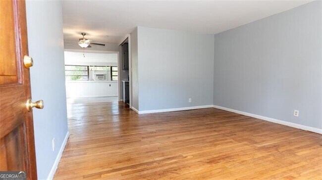 Foto del edificio - 2917 Cambridge Dr SW