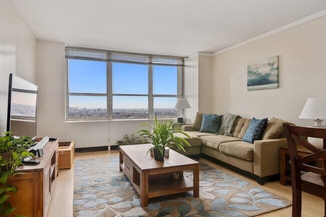 Foto del edificio - 655 W Irving Park Rd