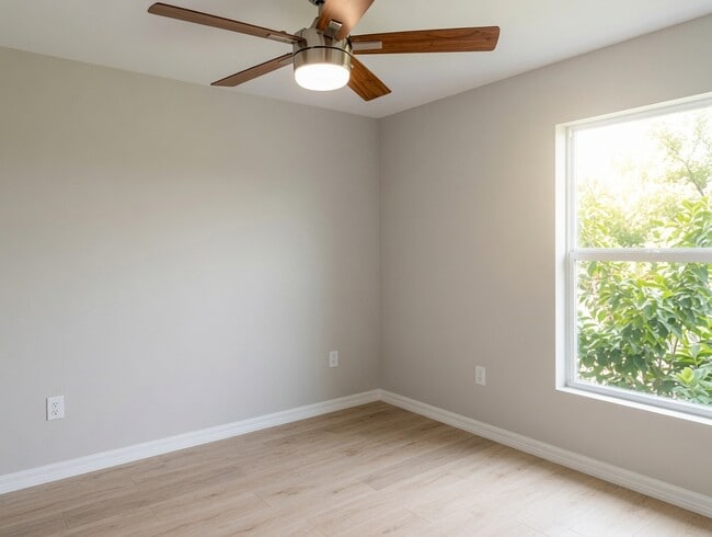 Foto del edificio - 1003 NW 7th Pl