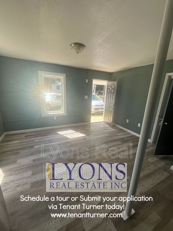 Foto del edificio - 917 Pineknot Rd