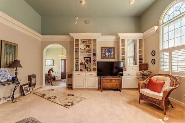 Foto del edificio - 313 Country Club Ln