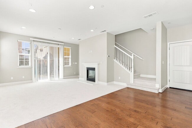 Foto del edificio - 883 Blossom Rock Ln