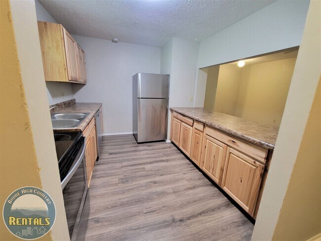Foto del edificio - 4bd Upper Unit In Duplex Right Off New Market And Close To ASU
