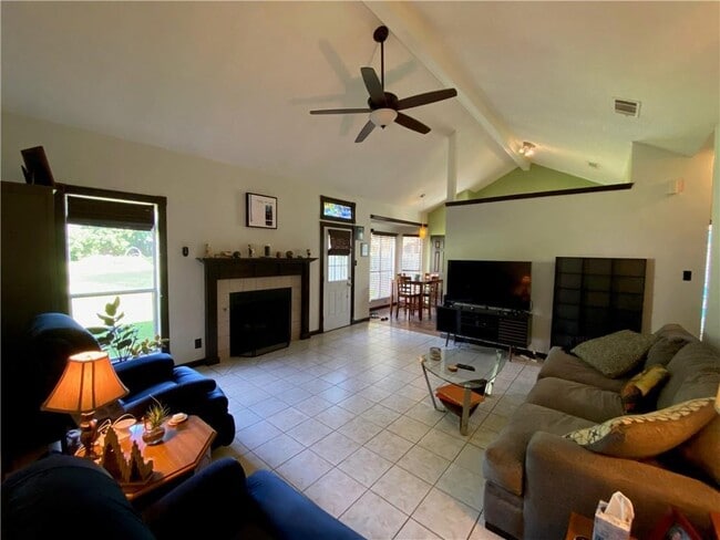 Building Photo - 16402 Malden Dr