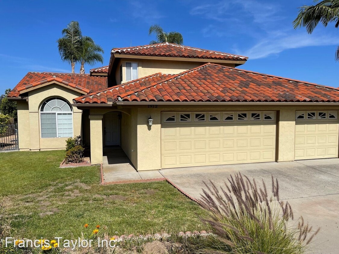 4 br, 3 bath House 1912 Lookout Point Place House Rental in