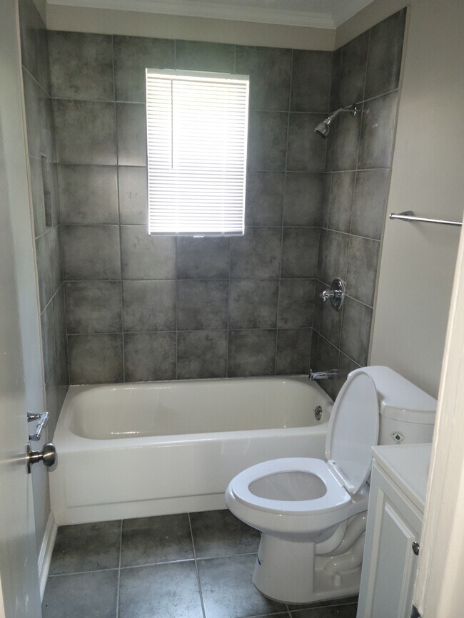 Foto del edificio - 1414 Todds Creek Cove