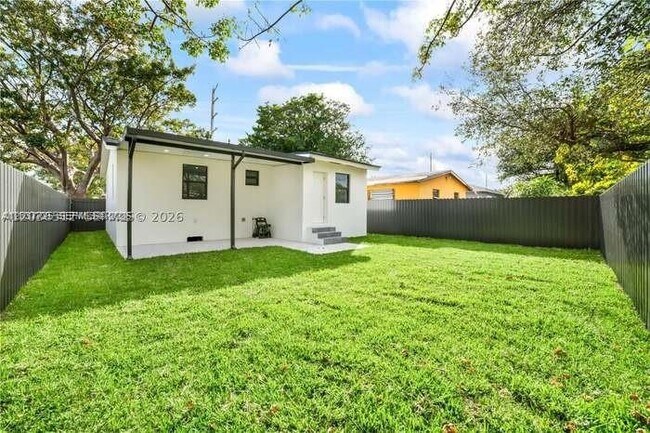 Foto del edificio - 1739 NW 67th St