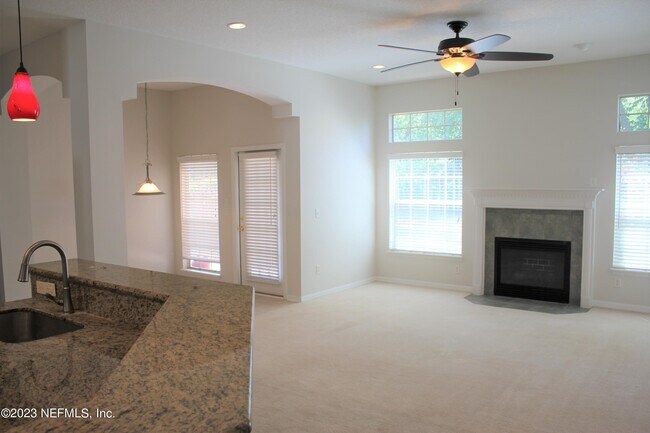 Building Photo - 14560 Camberwell Ln S