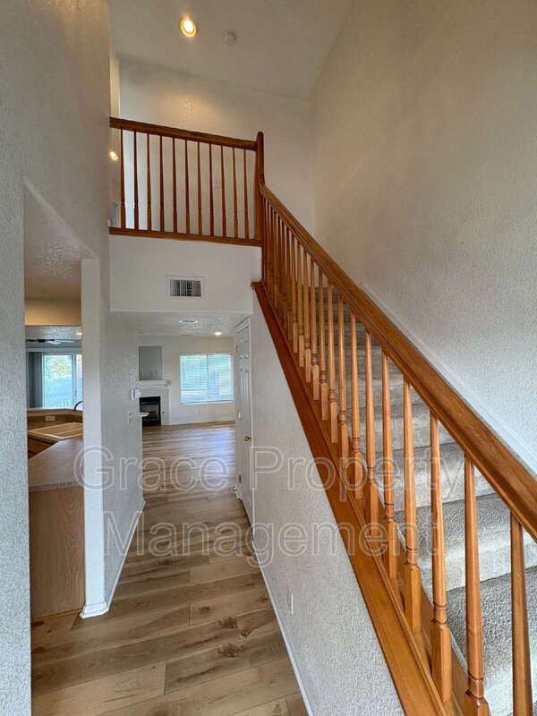 Foto del edificio - 5770 N Argonne St