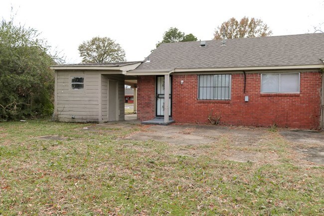 Building Photo - 4562 Tulane Rd