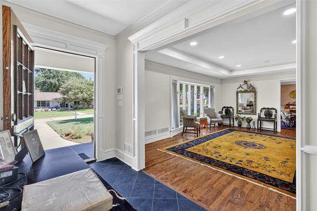 Foto del edificio - 7141 Twin Tree Ln