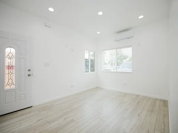 Building Photo - 21032 Ingomar St