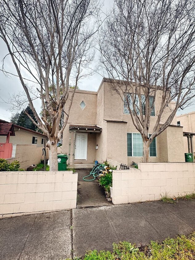 Primary Photo - Renovated Home Available Now!
