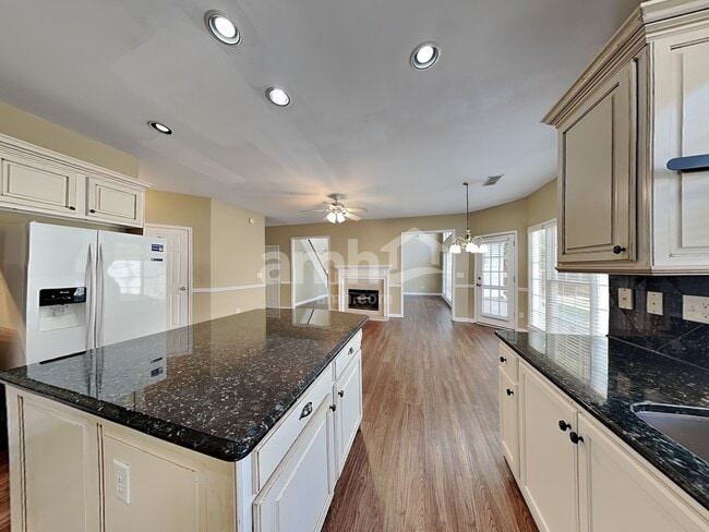 Foto del edificio - 1649 Stillwater Park Ct