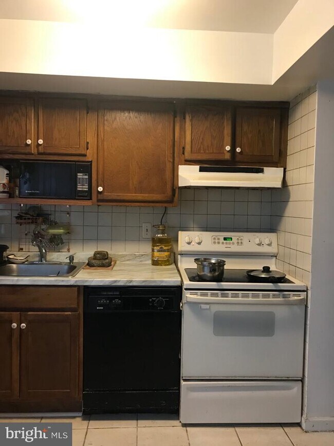 Building Photo - 3337 Ladino Ct