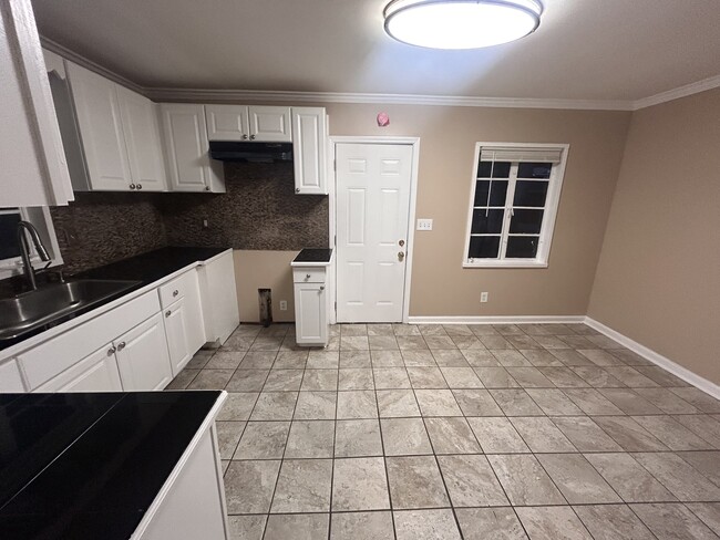 Building Photo - 2805 Bonnybrook Dr SW