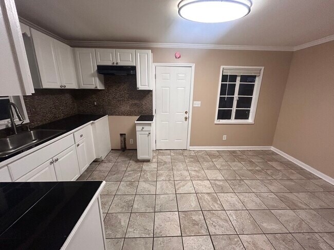 Foto del edificio - 2805 Bonnybrook Dr SW