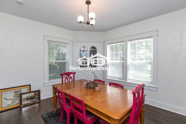 Foto del edificio - 2923 Parkwood Blvd