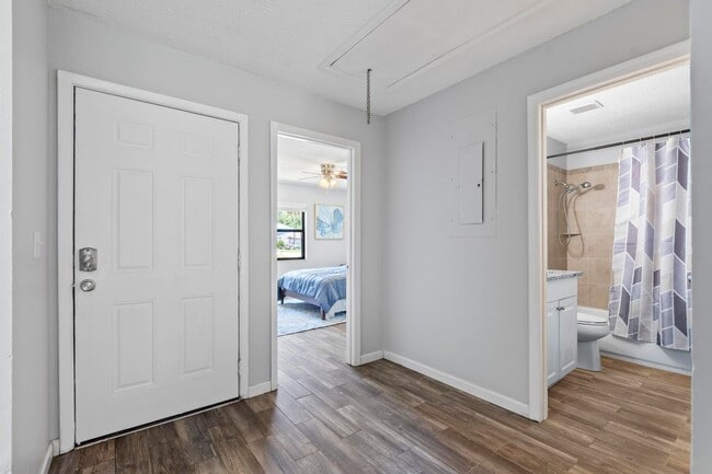 Building Photo - Ready to move in!