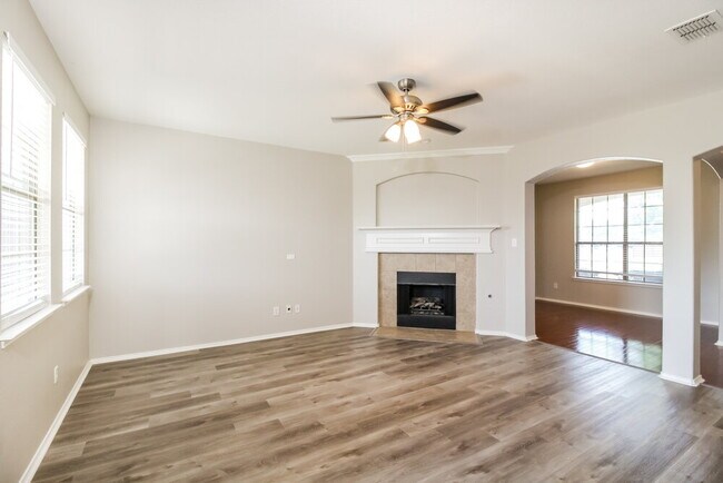Foto del edificio - 15408 Yarberry Dr