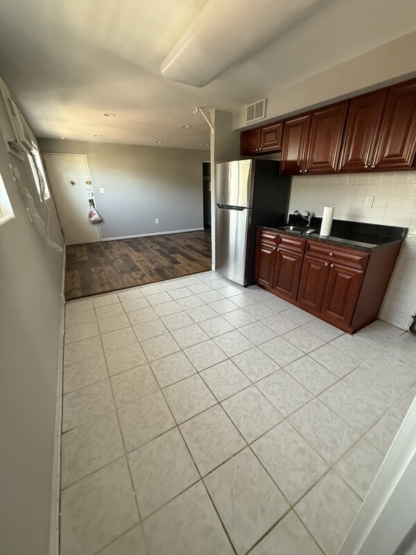 Building Photo - 4132 Longshore Ave