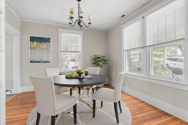 Building Photo - Charming 4-Bedroom Home with In-Law Suite ...