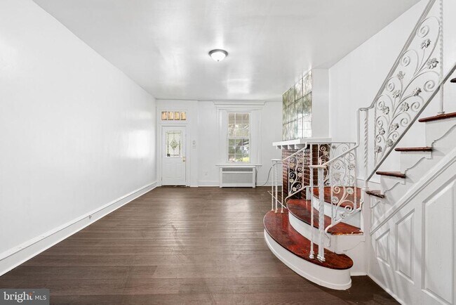 Foto del edificio - 2127 W Erie Ave