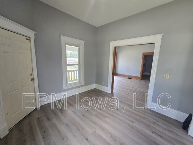 Building Photo - 301 Leland Ave
