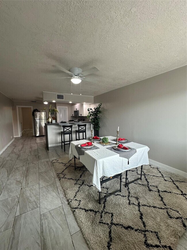 Foto del edificio - 2175 NE 56th St