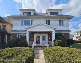 Building Photo - 1218 S Main Ave