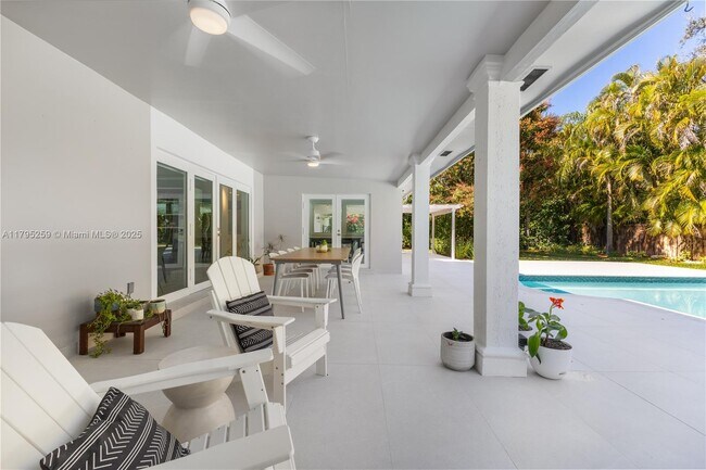 Foto del edificio - 8295 SW 116th St