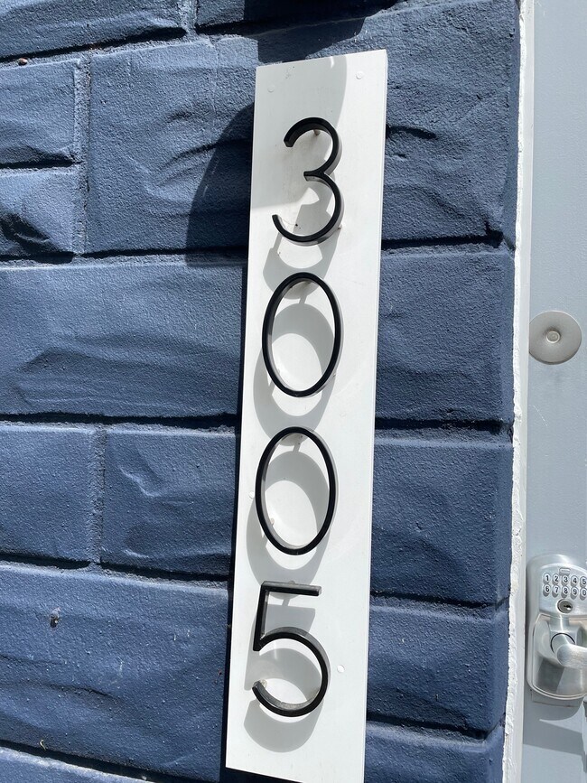 Foto del edificio - 3005 Huntingdon Ave