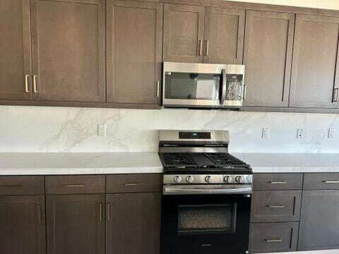 Foto del edificio - 74240 Becker St