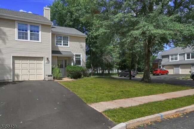 Building Photo - 44 Whitby Cir
