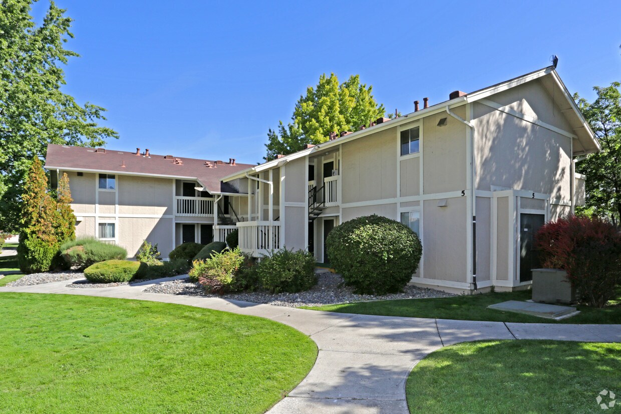 Hidden Oaks Apartments in Sparks, NV