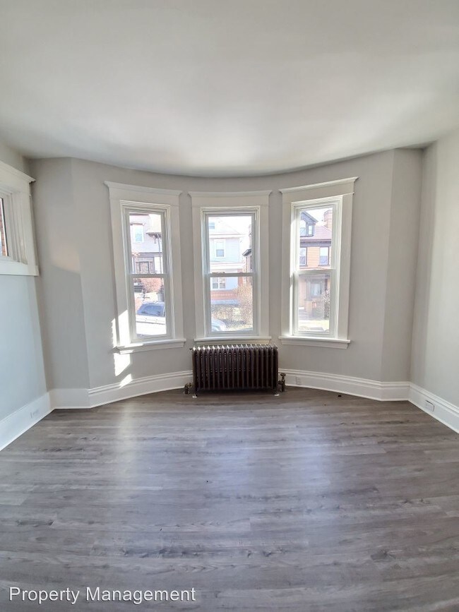 Building Photo - 447 Edgemont St