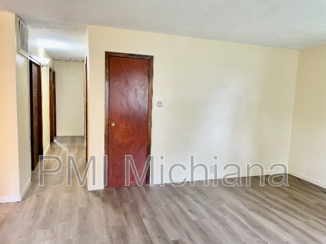Building Photo - 1213 Mc Cartney St