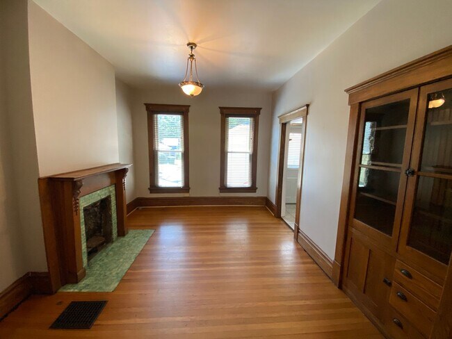 Foto del edificio - Pennsylvania Ave 1297-1299 GW2