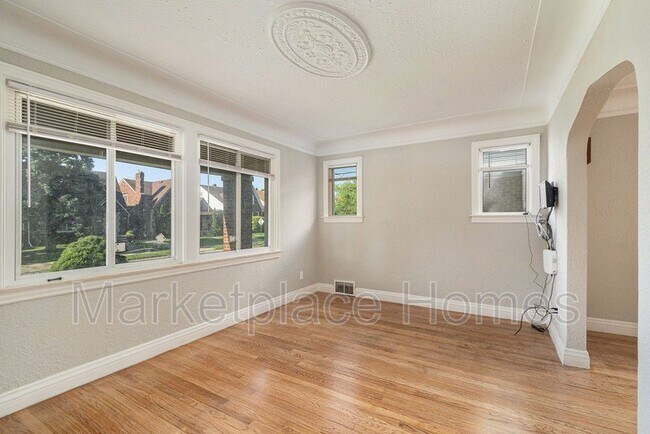 Foto del edificio - 8161 Bliss St