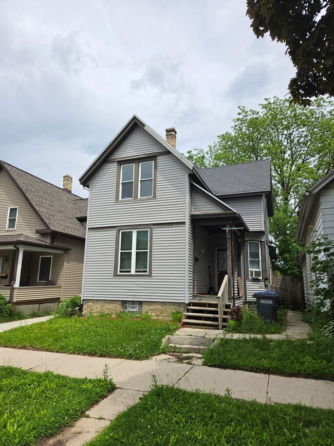 Building Photo - 1641 N 11th St