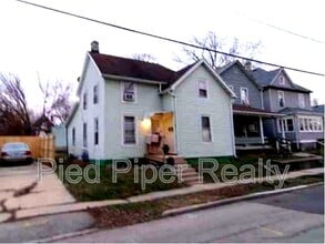 Building Photo - 315 W Clark St