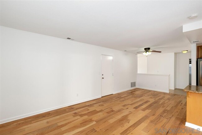 Foto del edificio - Perfect single-level home on a quiet Cul-d...