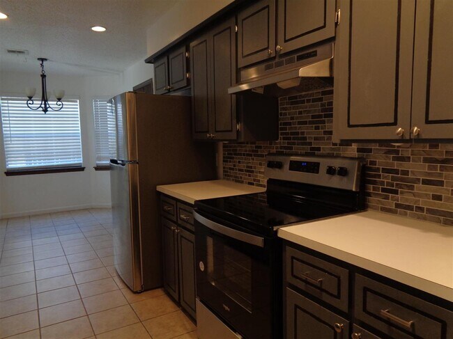Building Photo - 2322 NW 75th St
