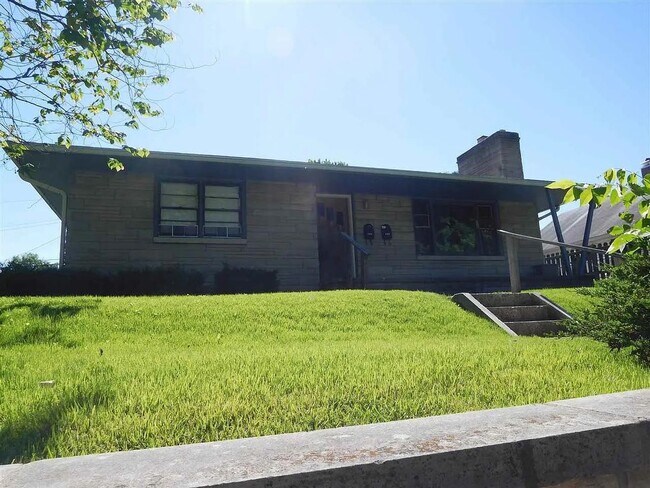 Building Photo - Great 3BR Bryan Park