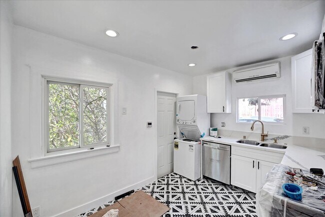 new kitchen - 5347 Russell Ave