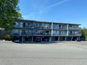 Building Photo - 12 Rosehill St