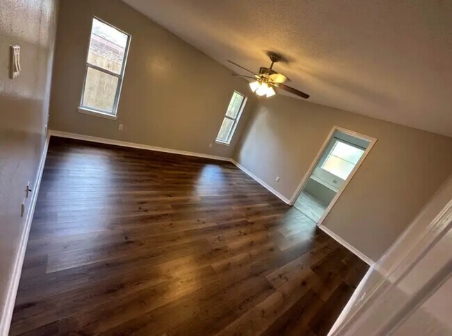 Building Photo - 301 Cedarwood St