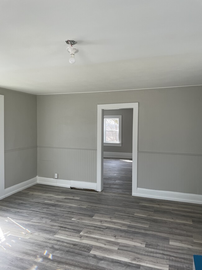 Dining Area - W292S4024 Hillside Rd