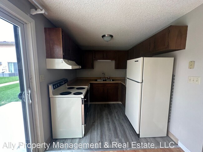 Building Photo - 2 br, 1 bath House - 506 W 42nd St